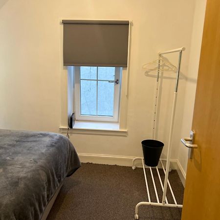 אדינבורו 4 Bed Bungalow Near Airport מראה חיצוני תמונה
