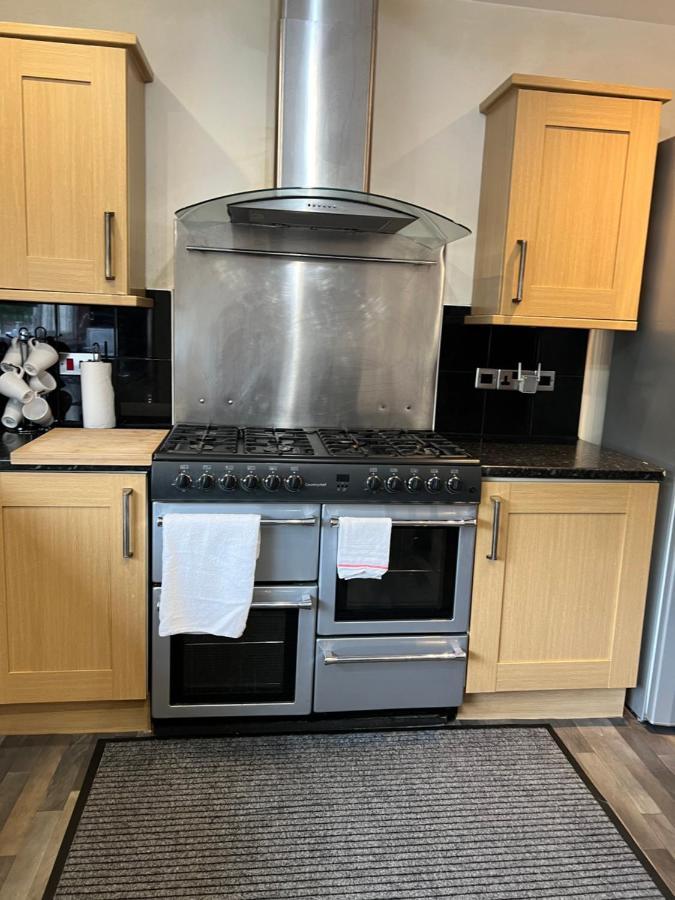 אדינבורו 4 Bed Bungalow Near Airport מראה חיצוני תמונה