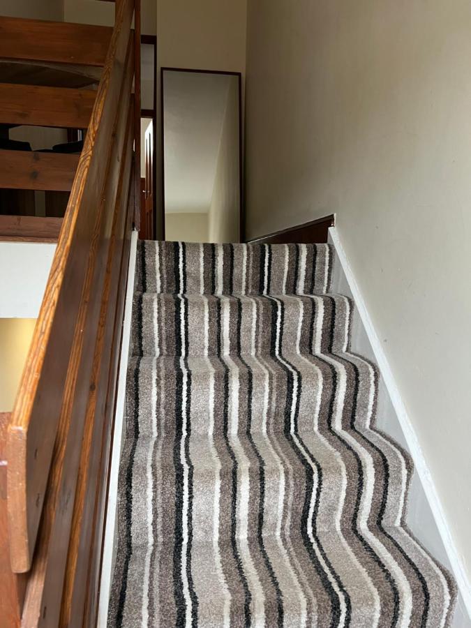 אדינבורו 4 Bed Bungalow Near Airport מראה חיצוני תמונה