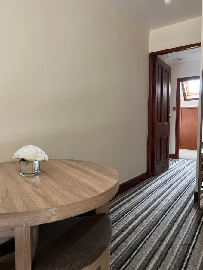 אדינבורו 4 Bed Bungalow Near Airport מראה חיצוני תמונה