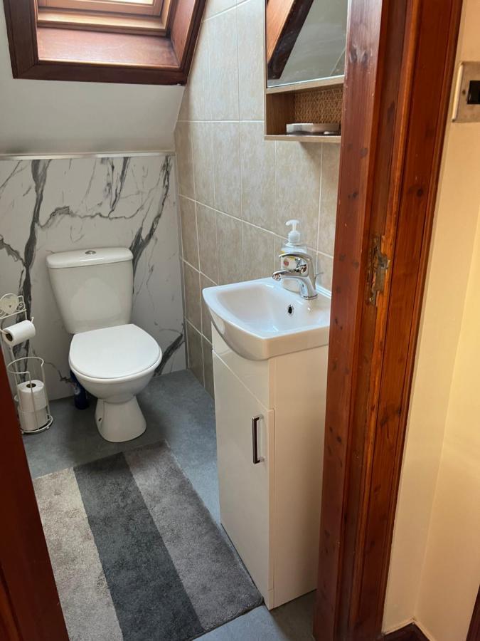 אדינבורו 4 Bed Bungalow Near Airport מראה חיצוני תמונה