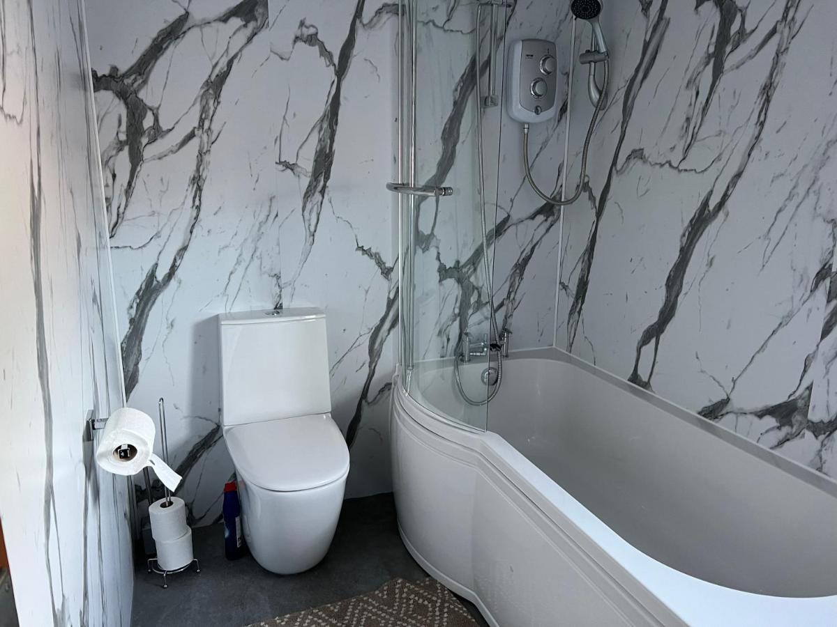 אדינבורו 4 Bed Bungalow Near Airport מראה חיצוני תמונה